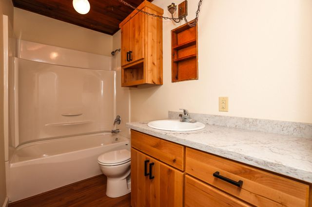 2867 Pinto Lane, Anderson, CA 96007