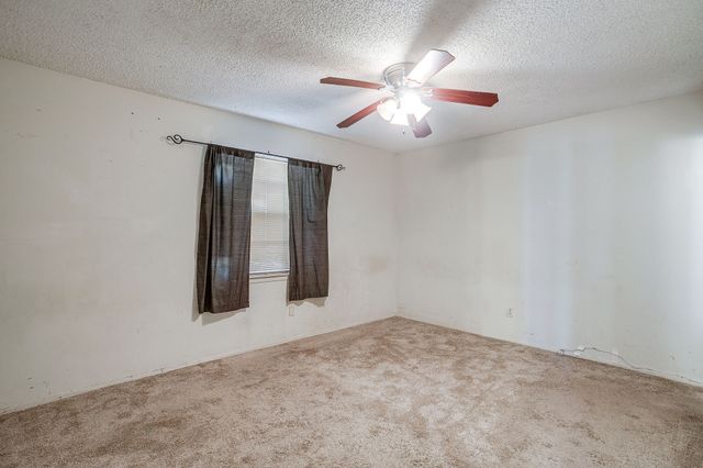 4528 Oak Drive, Alvarado, TX 76009