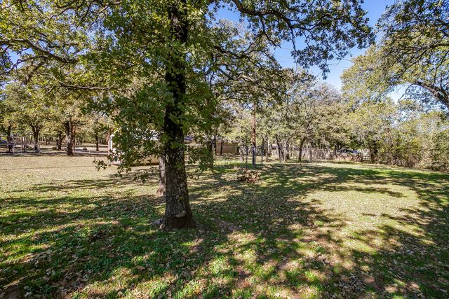 4528 Oak Drive, Alvarado, TX 76009
