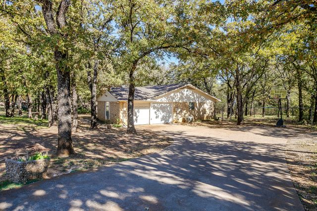 4528 Oak Drive, Alvarado, TX 76009