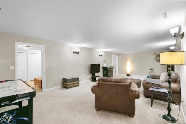 1040 Saddle Ridge, Portage, WI 53901