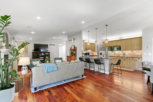 1040 Saddle Ridge, Portage, WI 53901