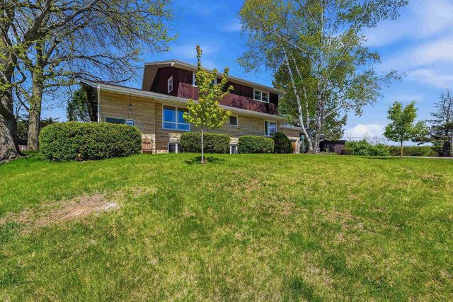 319 Hillcrest Drive, Beaver Dam, WI 53916