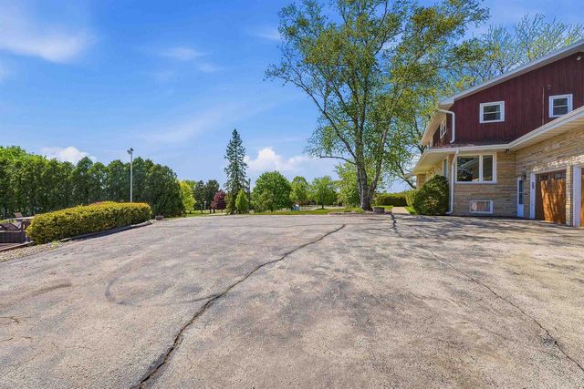319 Hillcrest Drive, Beaver Dam, WI 53916