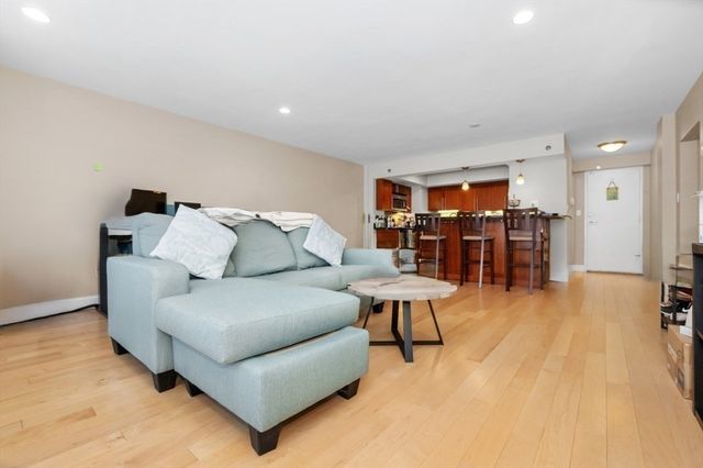 1600 Beacon St 207, Brookline, MA 02446