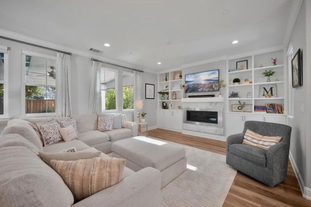 215 Calle Del Rey, Morgan Hill, CA 95037