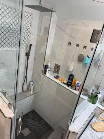 48 Jefferson Rd, Farmingdale, NY 11735