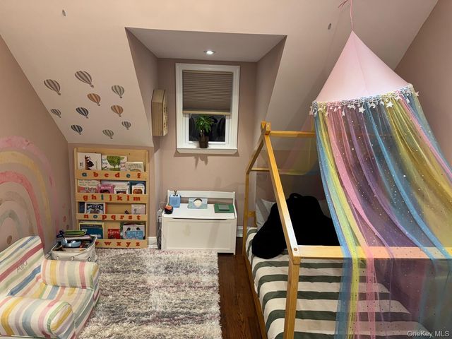 48 Jefferson Rd, Farmingdale, NY 11735