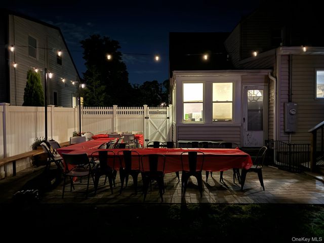 48 Jefferson Rd, Farmingdale, NY 11735