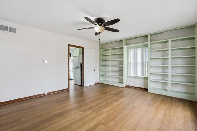 413 E Wall Avenue, Des Moines, IA 50315