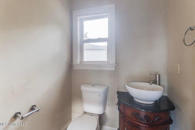 25 Oak Alley Lane, Long Beach, MS 39560