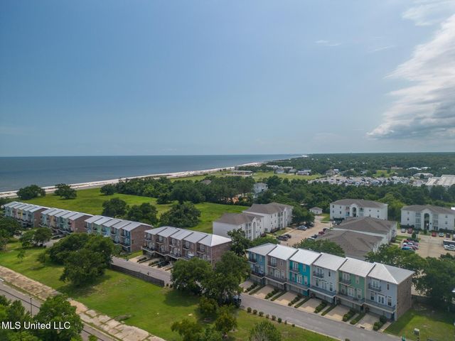 25 Oak Alley Lane, Long Beach, MS 39560