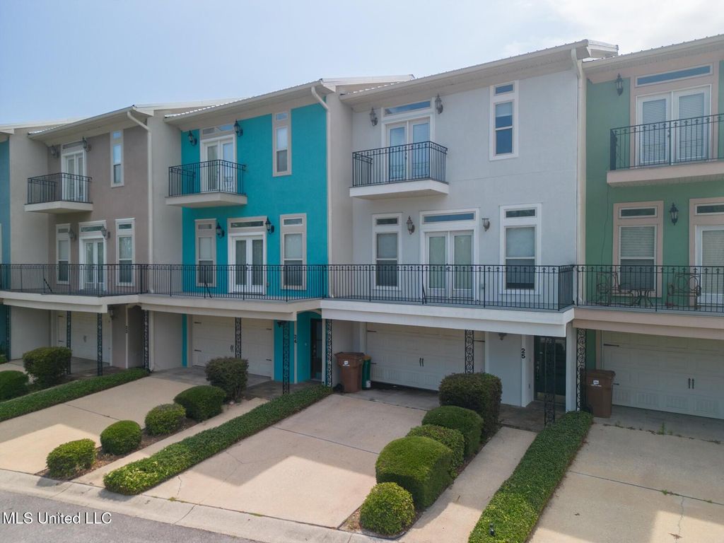 25 Oak Alley Lane, Long Beach, MS 39560