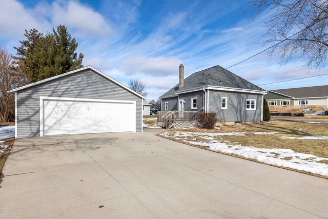 1010 N Elm Street, Platteville, WI 53818