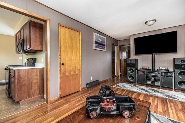 1010 N Elm Street, Platteville, WI 53818