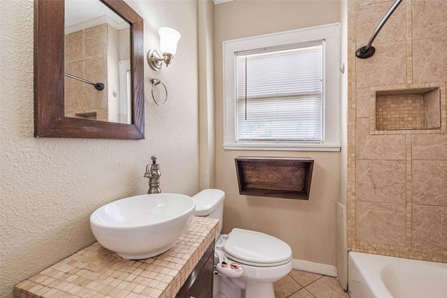 2611 Rosewood Street, Houston, TX 77004