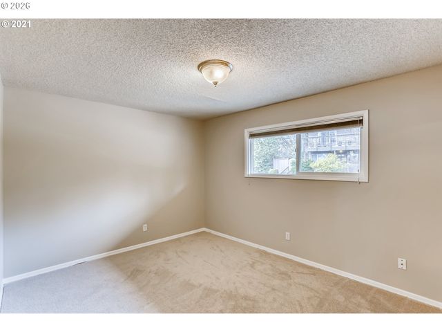 1035 Sw BERTHA Blvd 2, Portland, OR 97219