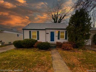 22453 Cushing Avenue, Eastpointe, MI 48021