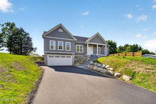 5 1/2 Gardner Road, North Greenbush, NY 12198