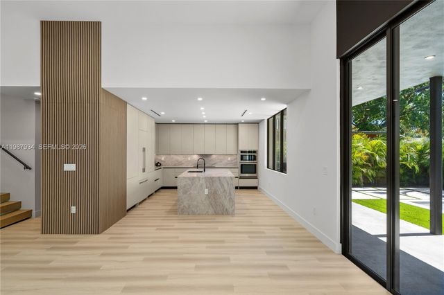 536 NW 48th ST, Miami, FL 33127