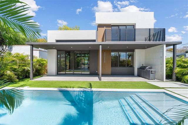 536 NW 48th ST, Miami, FL 33127