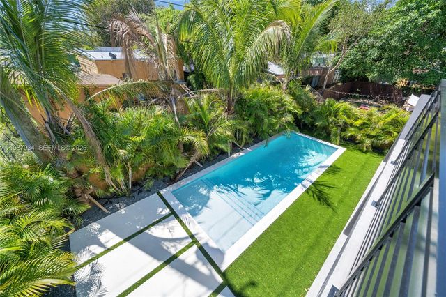 536 NW 48th ST, Miami, FL 33127
