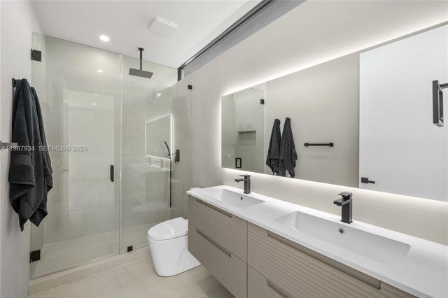 536 NW 48th ST, Miami, FL 33127