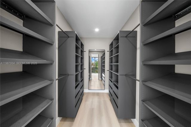 536 NW 48th ST, Miami, FL 33127