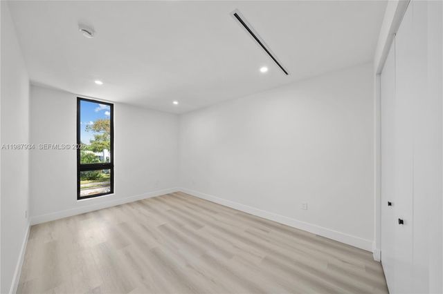 536 NW 48th ST, Miami, FL 33127