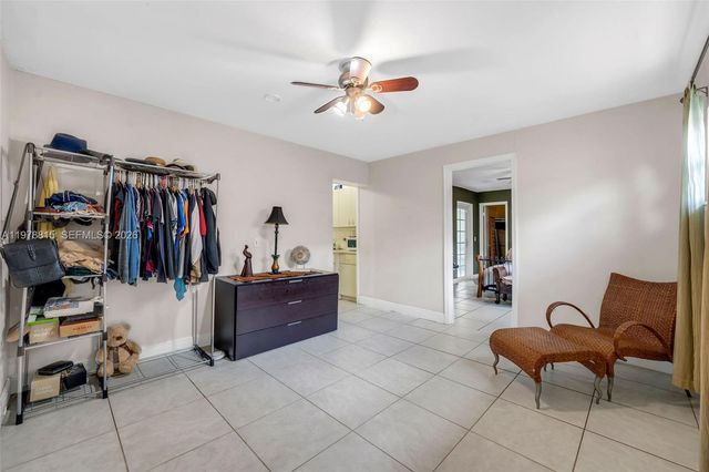 2048 NE 180th St, North Miami Beach, FL 33162