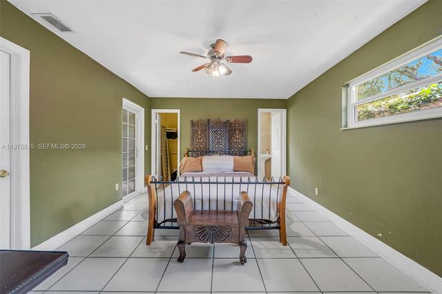 2048 NE 180th St, North Miami Beach, FL 33162