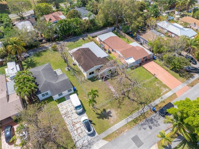 2048 NE 180th St, North Miami Beach, FL 33162