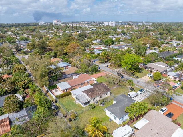 2048 NE 180th St, North Miami Beach, FL 33162