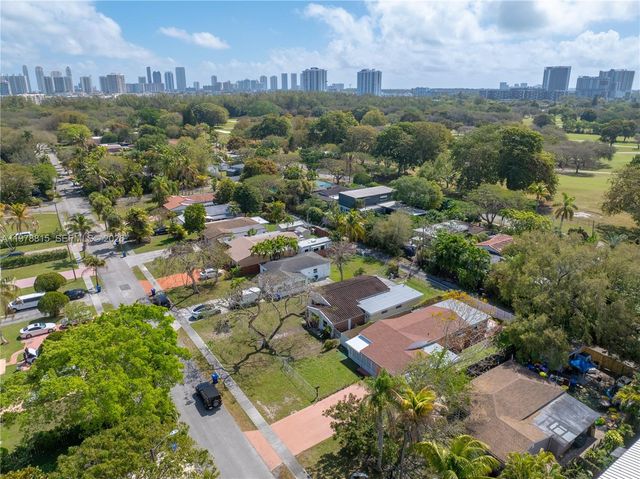 2048 NE 180th St, North Miami Beach, FL 33162