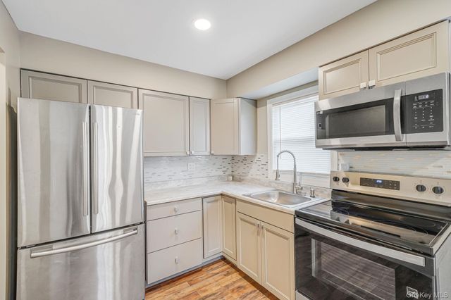 130 5th Avenue, Bay Shore, NY 11706