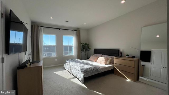 11 SIDNEY LN, Stratford, NJ 08084