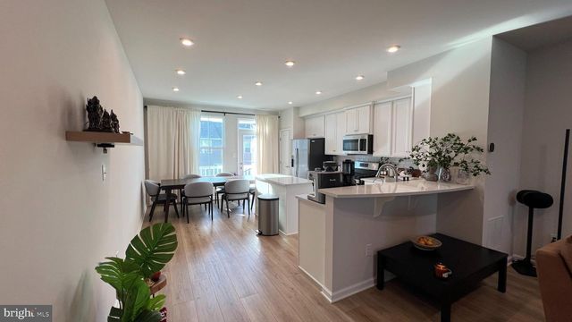 11 SIDNEY LN, Stratford, NJ 08084