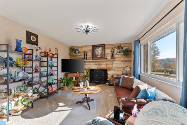 104 Lynn Knolls, Scott Depot, WV 25560