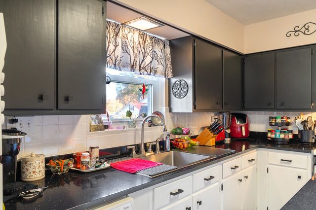 104 Lynn Knolls, Scott Depot, WV 25560