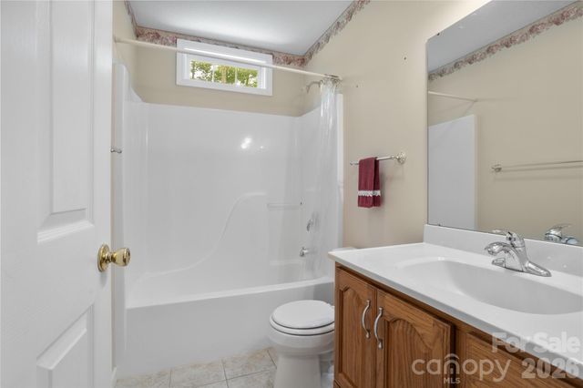 69 Red Cedar Drive, Hendersonville, NC 28792