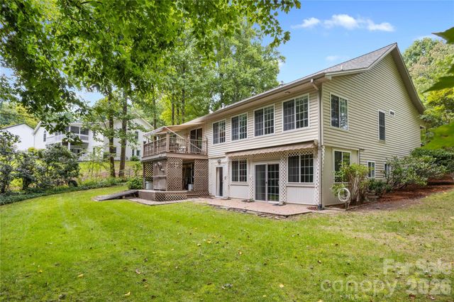 69 Red Cedar Drive, Hendersonville, NC 28792