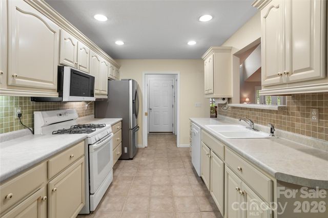 69 Red Cedar Drive, Hendersonville, NC 28792