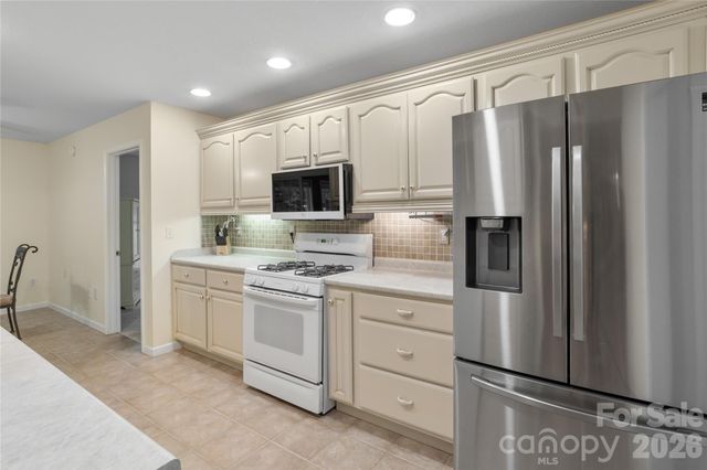 69 Red Cedar Drive, Hendersonville, NC 28792