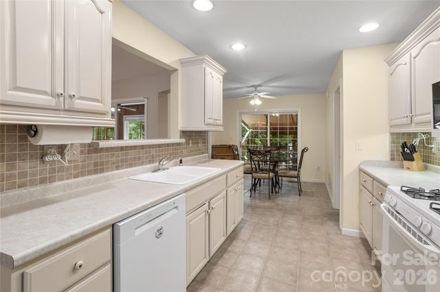 69 Red Cedar Drive, Hendersonville, NC 28792