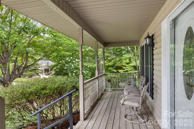 69 Red Cedar Drive, Hendersonville, NC 28792