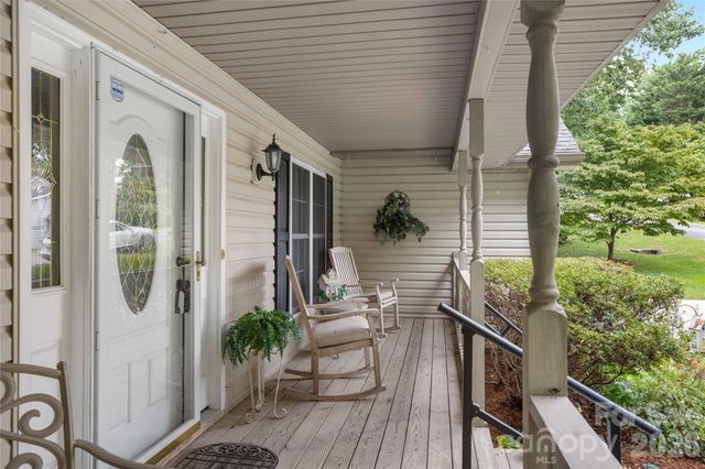 69 Red Cedar Drive, Hendersonville, NC 28792