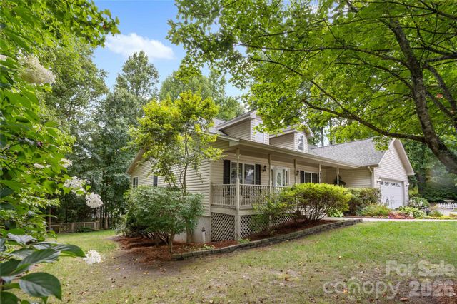69 Red Cedar Drive, Hendersonville, NC 28792