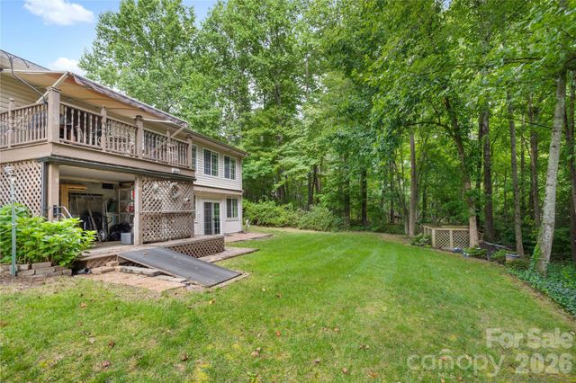 69 Red Cedar Drive, Hendersonville, NC 28792