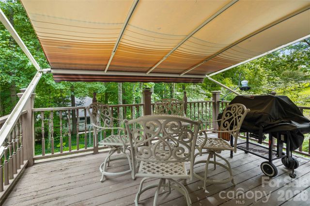 69 Red Cedar Drive, Hendersonville, NC 28792