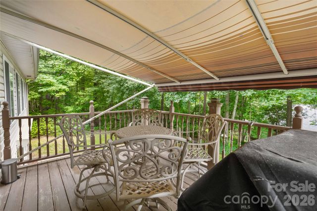69 Red Cedar Drive, Hendersonville, NC 28792